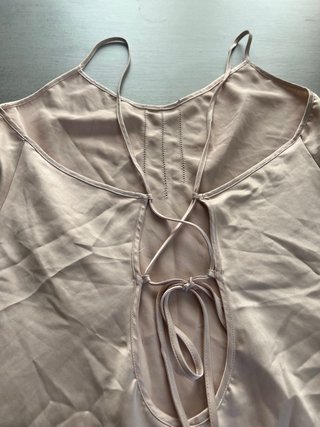 Camisón satinado beige