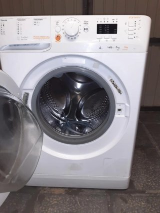 Lavadora secadora Indesit 7kg 1600 RPM