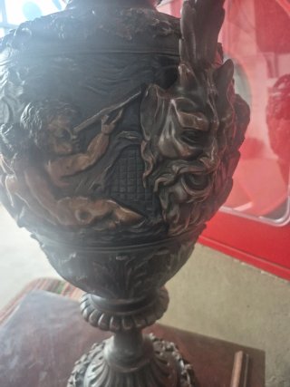 Jarrón Bronce Antiguo Cupido