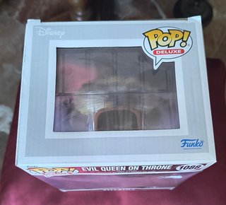 Funko Pop! Evil Queen on Throne #1088