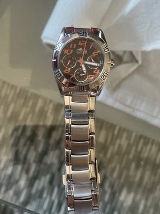 Reloj Lotus Plata y Naranja