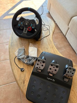 Logitech G29 Driving Force + Pedales