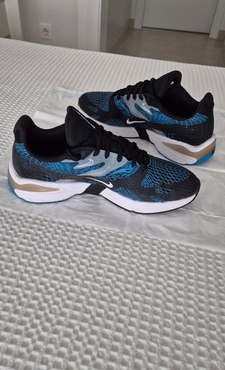 Zapatillas deporte negras y azules Nike Dimsix
