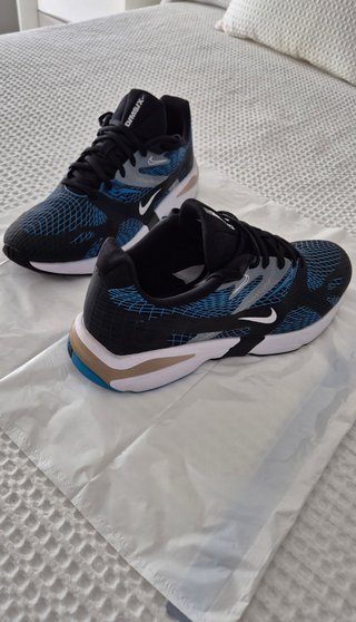 Zapatillas deporte negras y azules Nike Dimsix