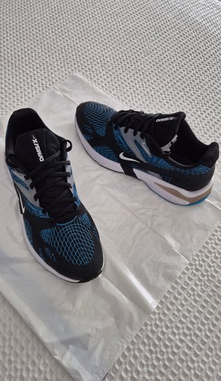 Zapatillas deporte negras y azules Nike Dimsix