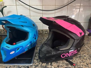 Pareja de cascos oneal y raven