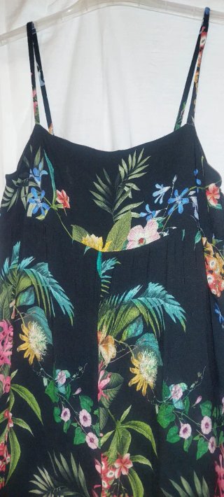 Mono largo tirantes estampado floral, talla L Zara