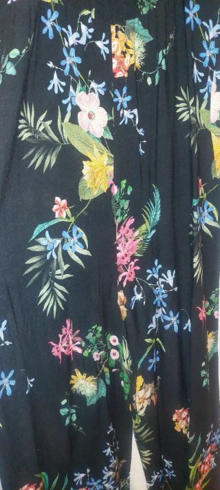 Mono largo tirantes estampado floral, talla L Zara