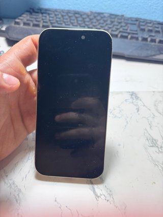 iPhone 15 Amarillo