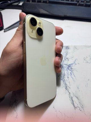 iPhone 15 Amarillo