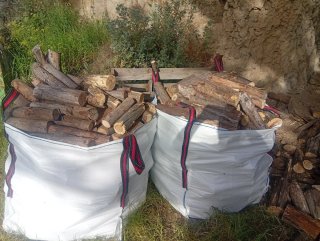 Leña para chimenea o barbacoa
