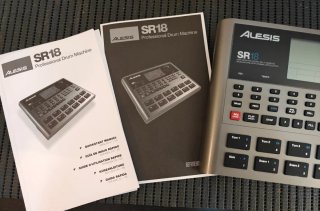 Caja de ritmos Alesis SR18