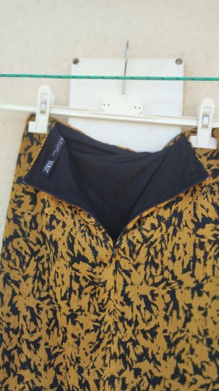 Falda Zara cruzada drapeada XS