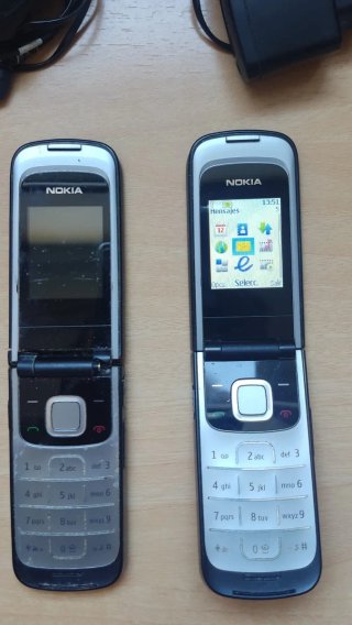2 x Móviles Nokia 2720 Fold Negros