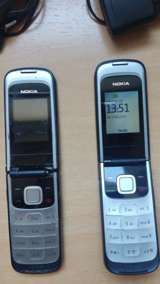 2 x Móviles Nokia 2720 Fold Negros