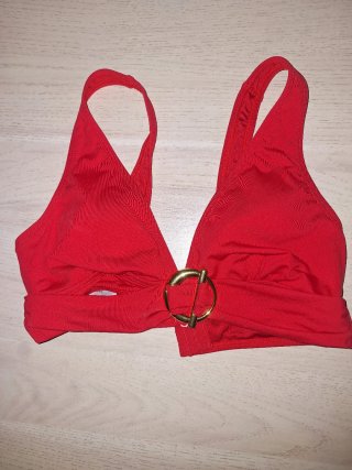 Bikini Rojo con Detalle Dorado