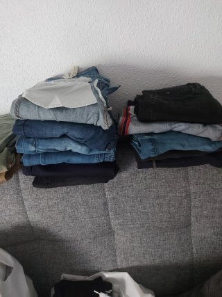 Lote Ropa Chico: Camisetas, Pantalones y Shorts