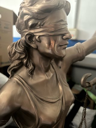 Figura Diosa Justicia Ciega Balanza