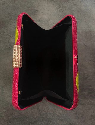 Bolso de fiesta con pedrería y tucanes