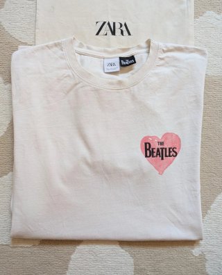 Camiseta blanca hombre Zara The Beatles Talla L