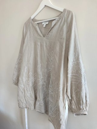 Blusa de lino bordada floral talla única