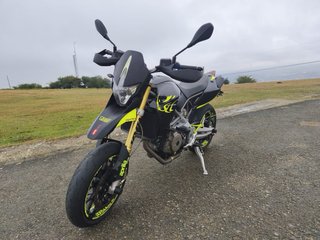 Aprilia Dorsoduro 750