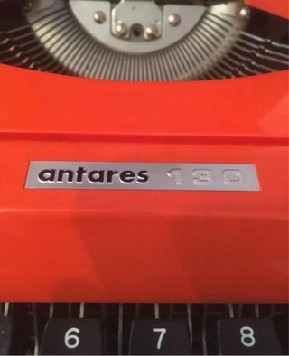Máquina de escribir Antares Roja