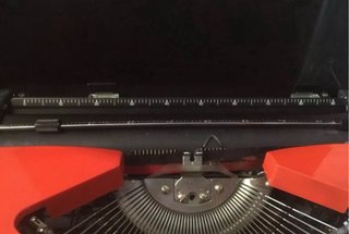 Máquina de escribir Antares Roja