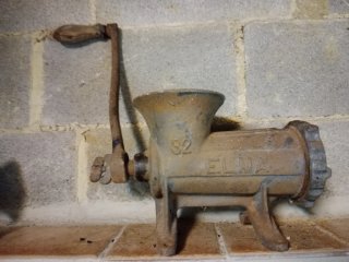 Picadora de carne antigua ELMA 32