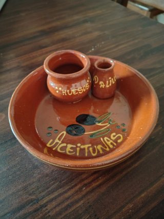 Bandeja cerámica aceitunas y hueso