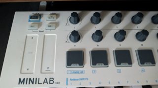 Teclado MIDI Arturia Minilab MK2