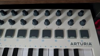 Teclado MIDI Arturia Minilab MK2