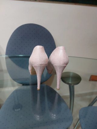 Zapatos de tacón rosa peep toe