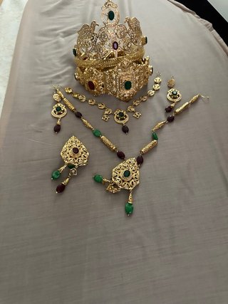 Juego de Joyas Corona y Pendientes