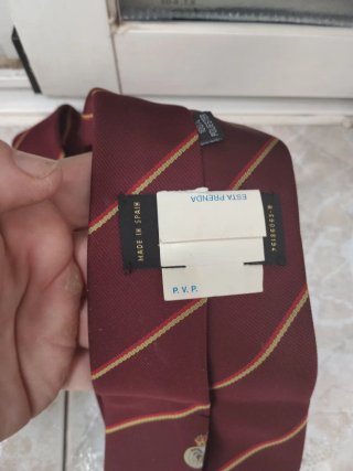 Corbata Real Madrid Vino con Rayas Doradas