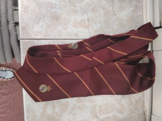 Corbata Real Madrid Vino con Rayas Doradas