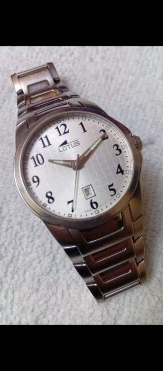 Reloj LOTUS