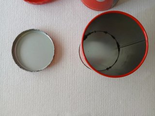 Set da collezione Coca Cola: cannucce, bottiglia e due bicchieri
