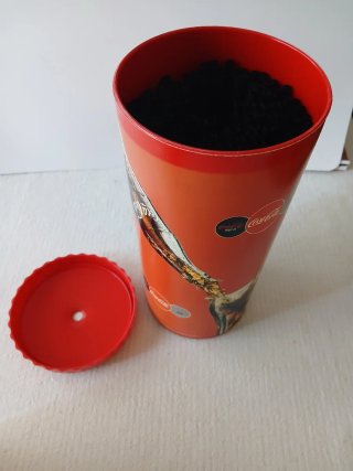 Set da collezione Coca Cola: cannucce, bottiglia e due bicchieri