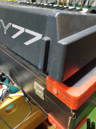 Sintetizador Yamaha SY77