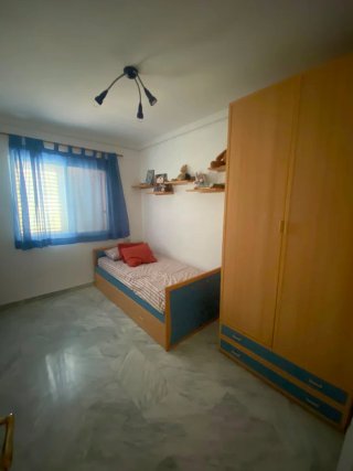 Cama nido infantil madera y azul + armario a juego