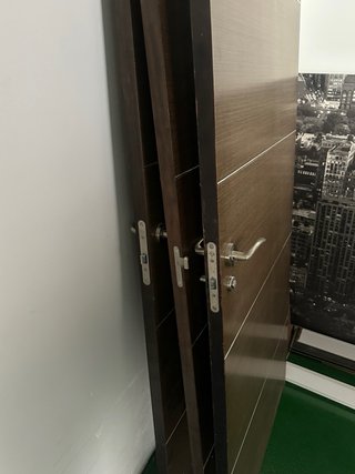 Puerta Sapelli con Bandas Aluminio. 3 unidades