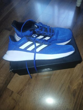 Zapatillas Adidas Azules y Blancas