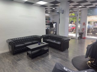 Alquilo puesto de barbero o peluquera