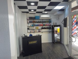 Alquilo puesto de barbero o peluquera