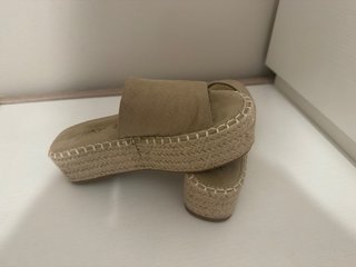 Sandalias Plataforma Esparto Beige