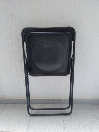 Tres Sillas Plegables Negras (5 euros casa una)