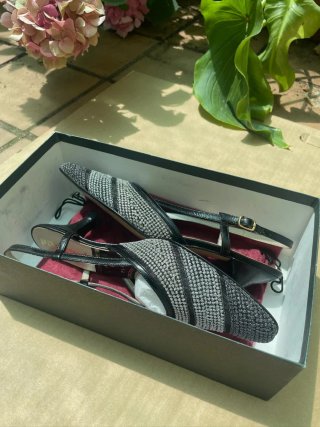 Zapatos marca Platino de fiesta negros y plateados