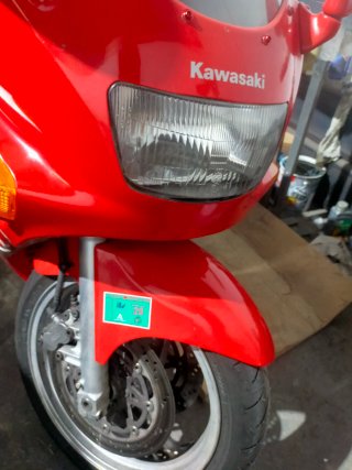 Kawasaki ZZR600 Roja y Plata