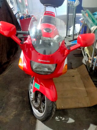 Kawasaki ZZR600 Roja y Plata